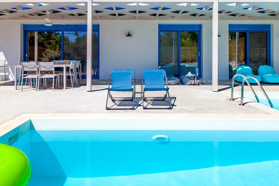 Patio, Seating area, Swimming pool, Swimming pool