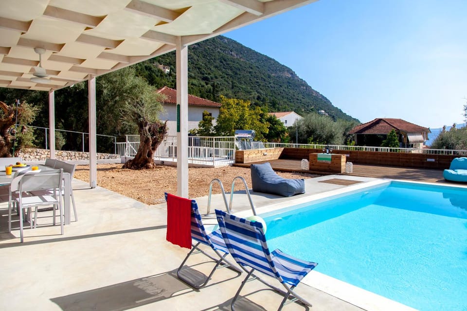 Swimming pool, Swimming pool