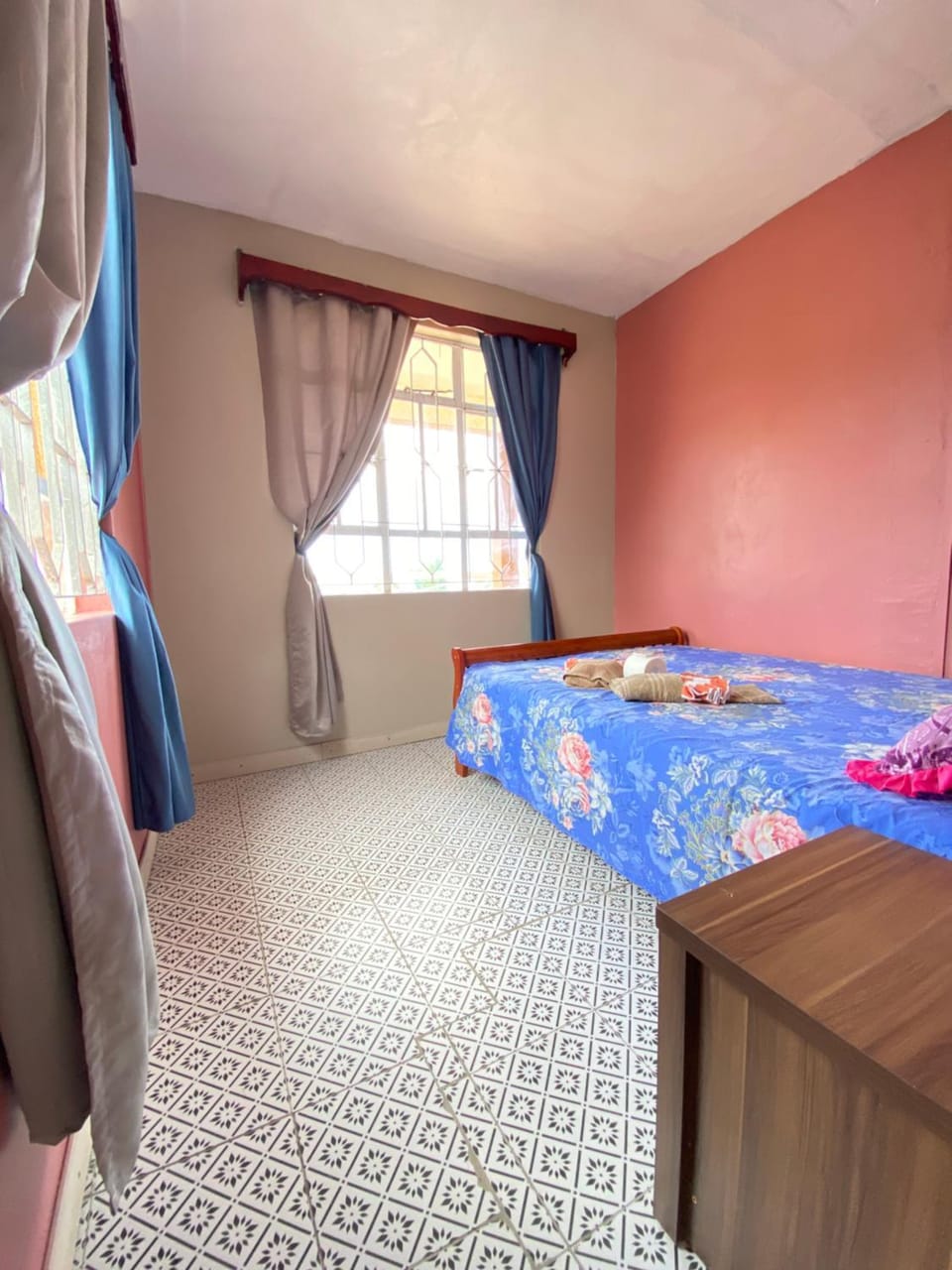 Photo of the whole room, Bedroom