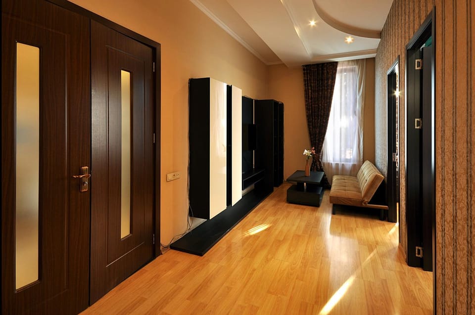 Communal lounge/ TV room, TV and multimedia, Living room, Seating area