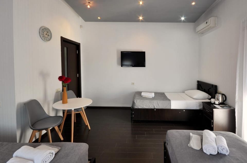 TV and multimedia, Living room, Photo of the whole room, Seating area