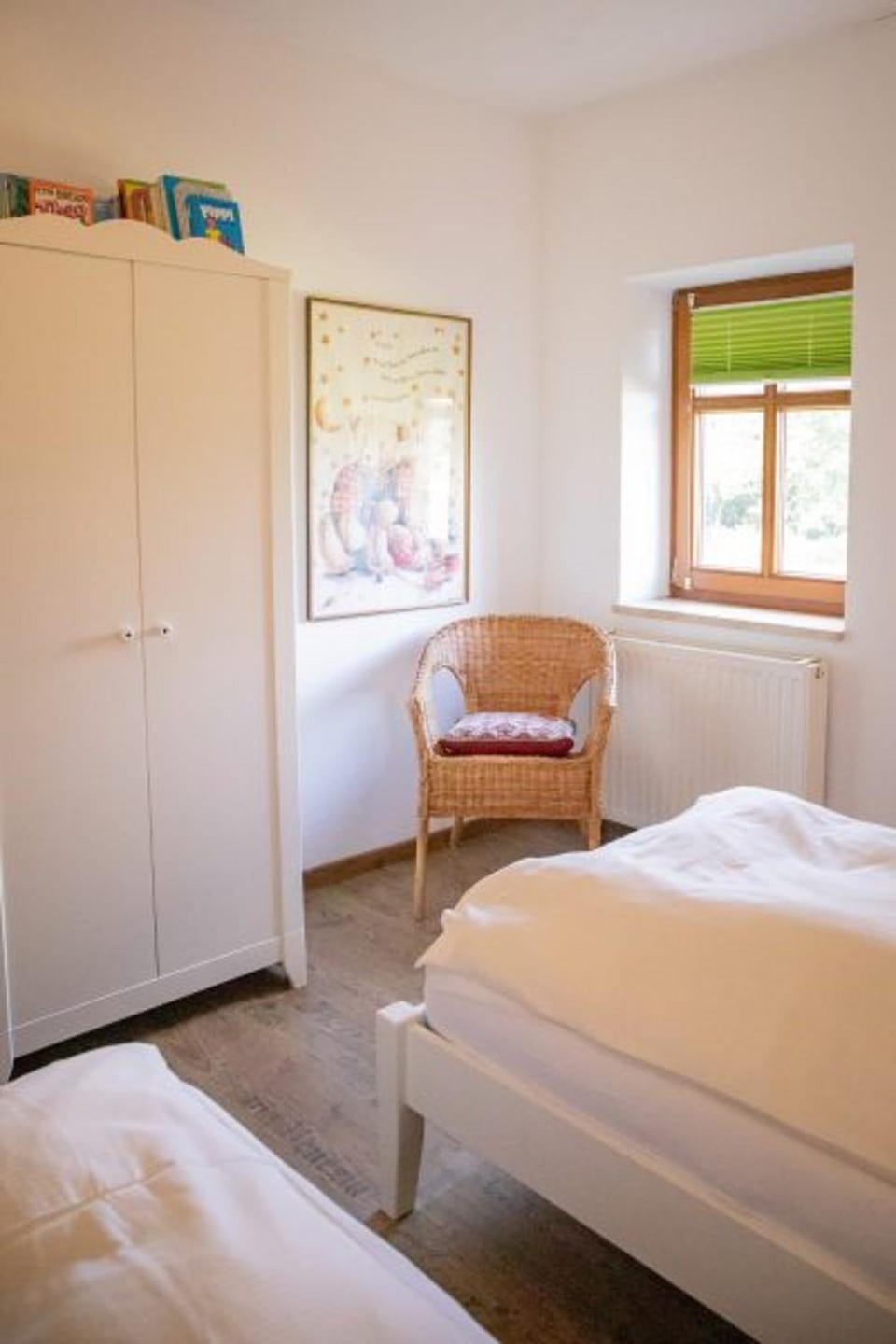 Bedroom, children, young children, older children, towels, wardrobe