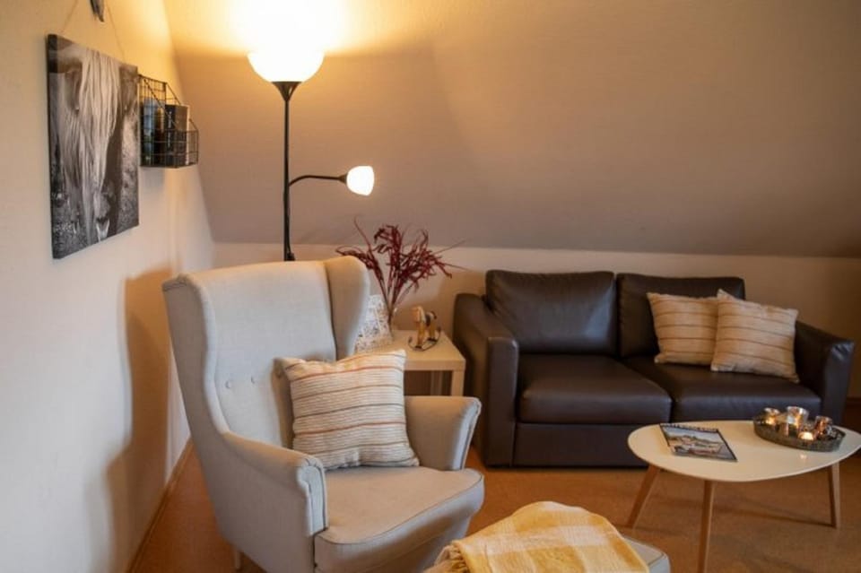 TV and multimedia, Living room, Seating area, furniture