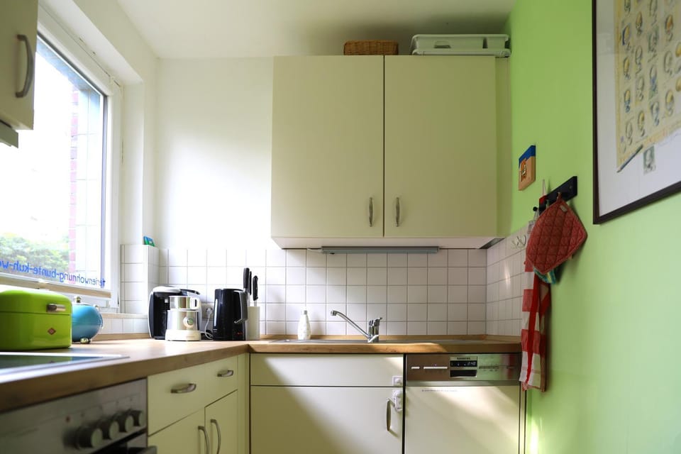 Kitchen or kitchenette, Communal kitchen