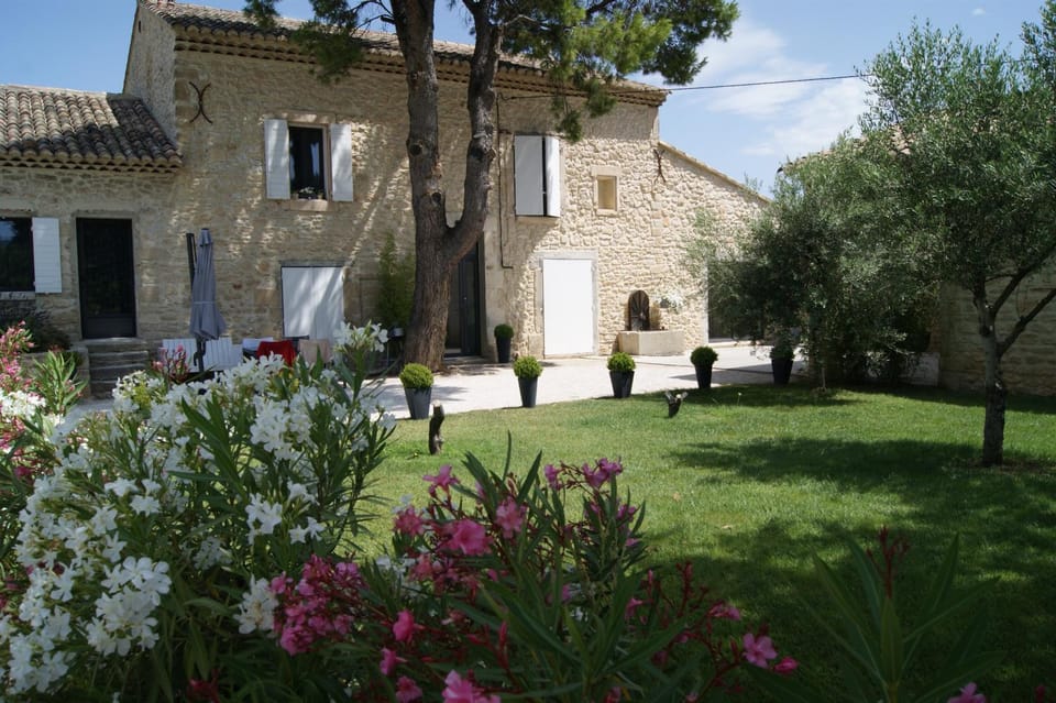Property building, Facade/entrance, Garden
