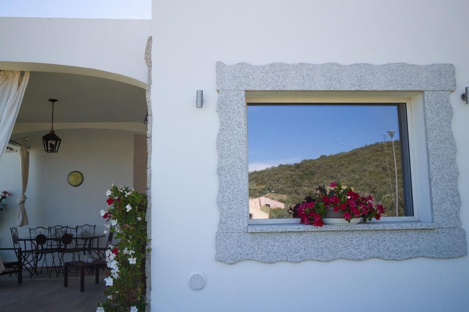 Patio, Facade/entrance