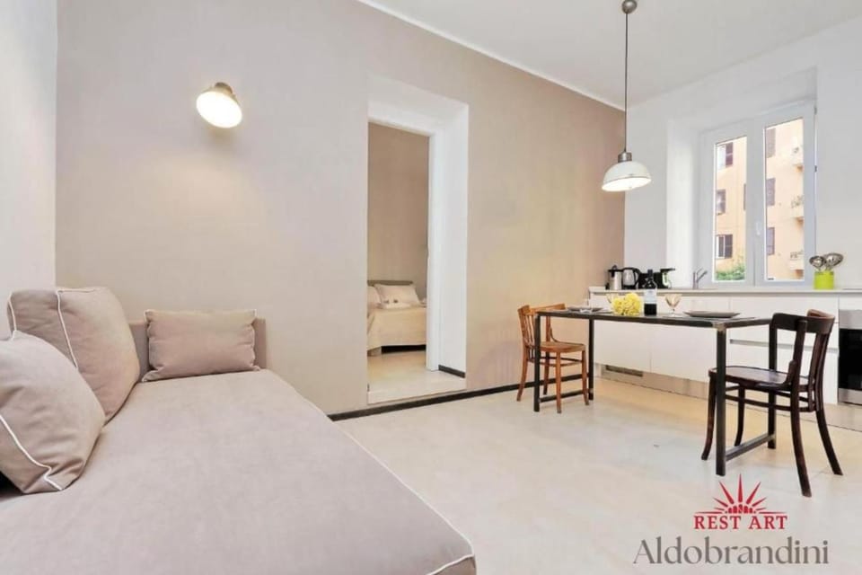 Kitchen or kitchenette, Photo of the whole room, Dining area