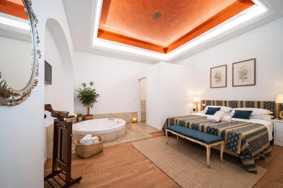 Bed, Living room, Photo of the whole room, Seating area, Bedroom, towels