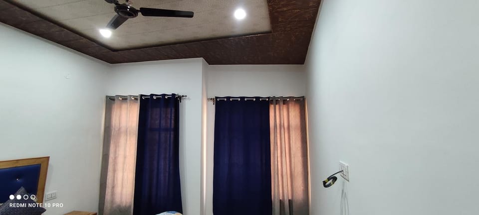 Bed, Bedroom, fireplace