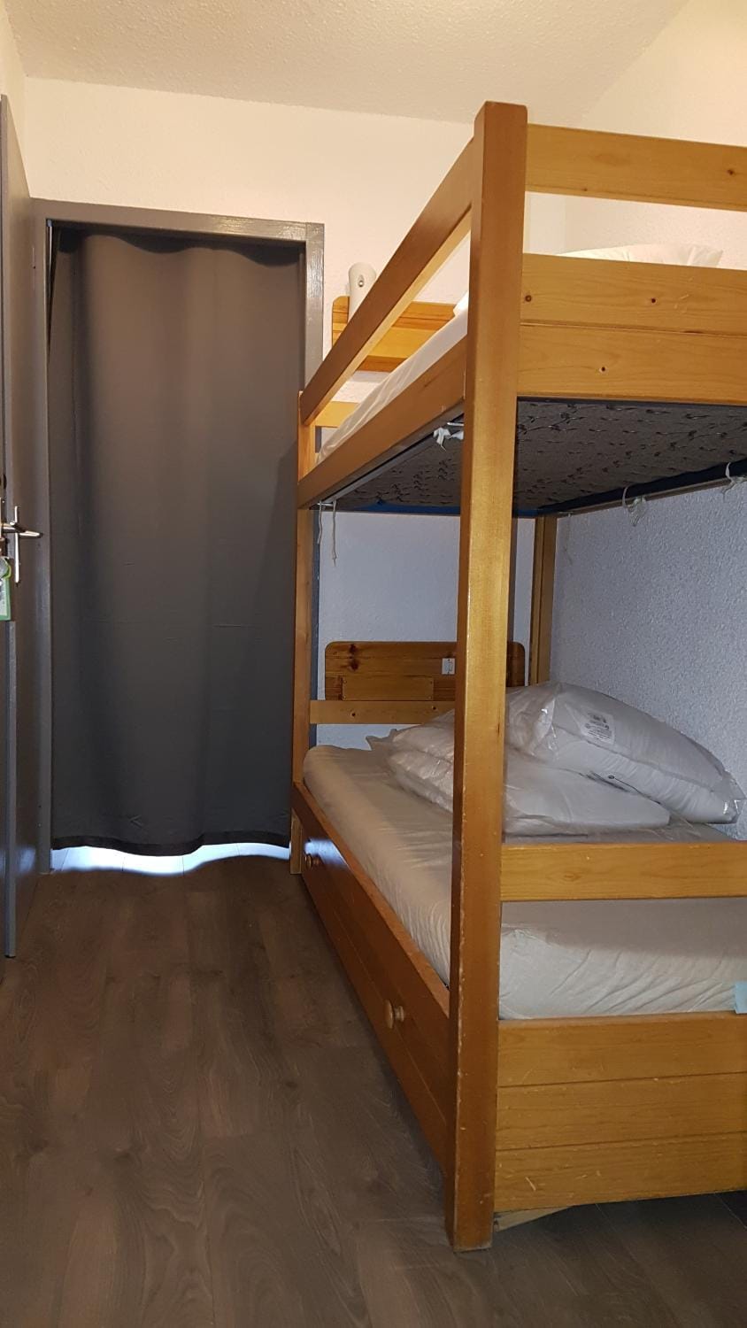bunk bed