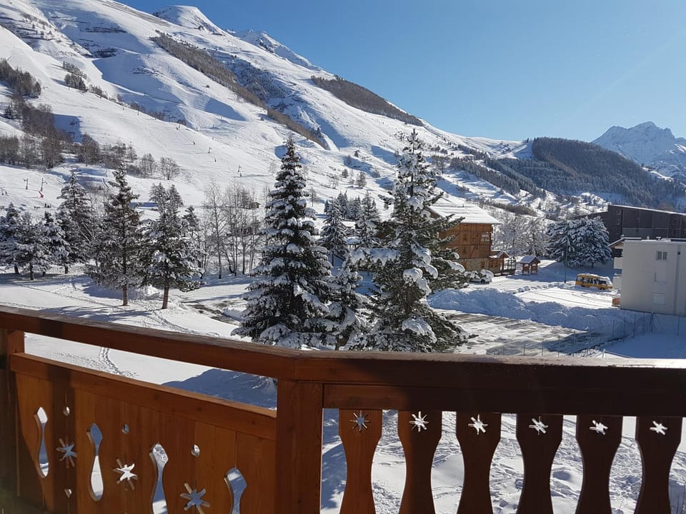 Balcony/Terrace, Mountain view