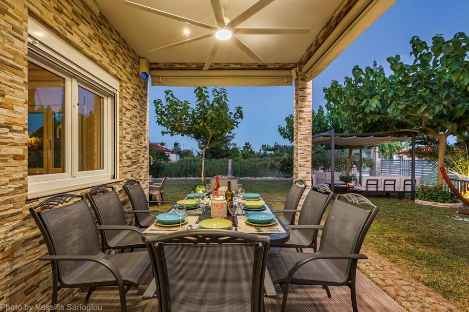 Garden, Balcony/Terrace, Dining area, Garden view, Mountain view