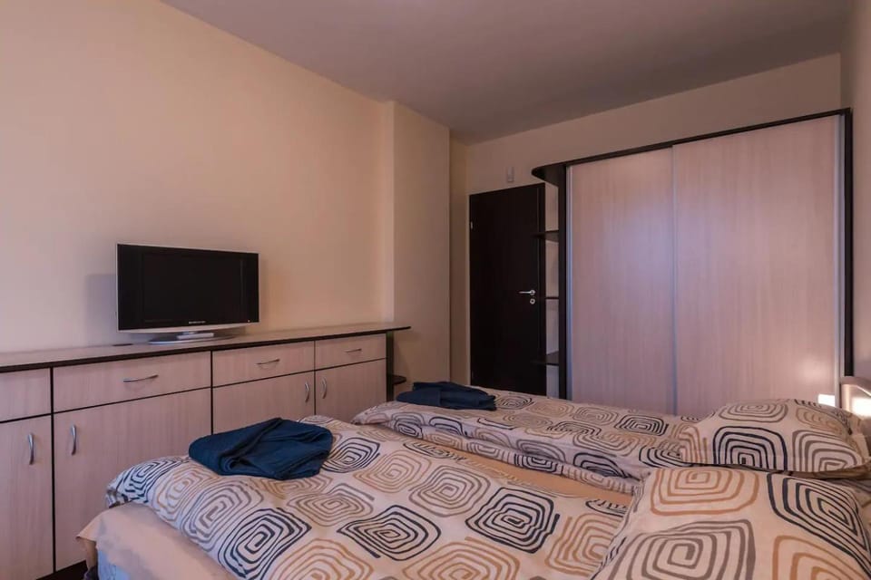 TV and multimedia, Photo of the whole room