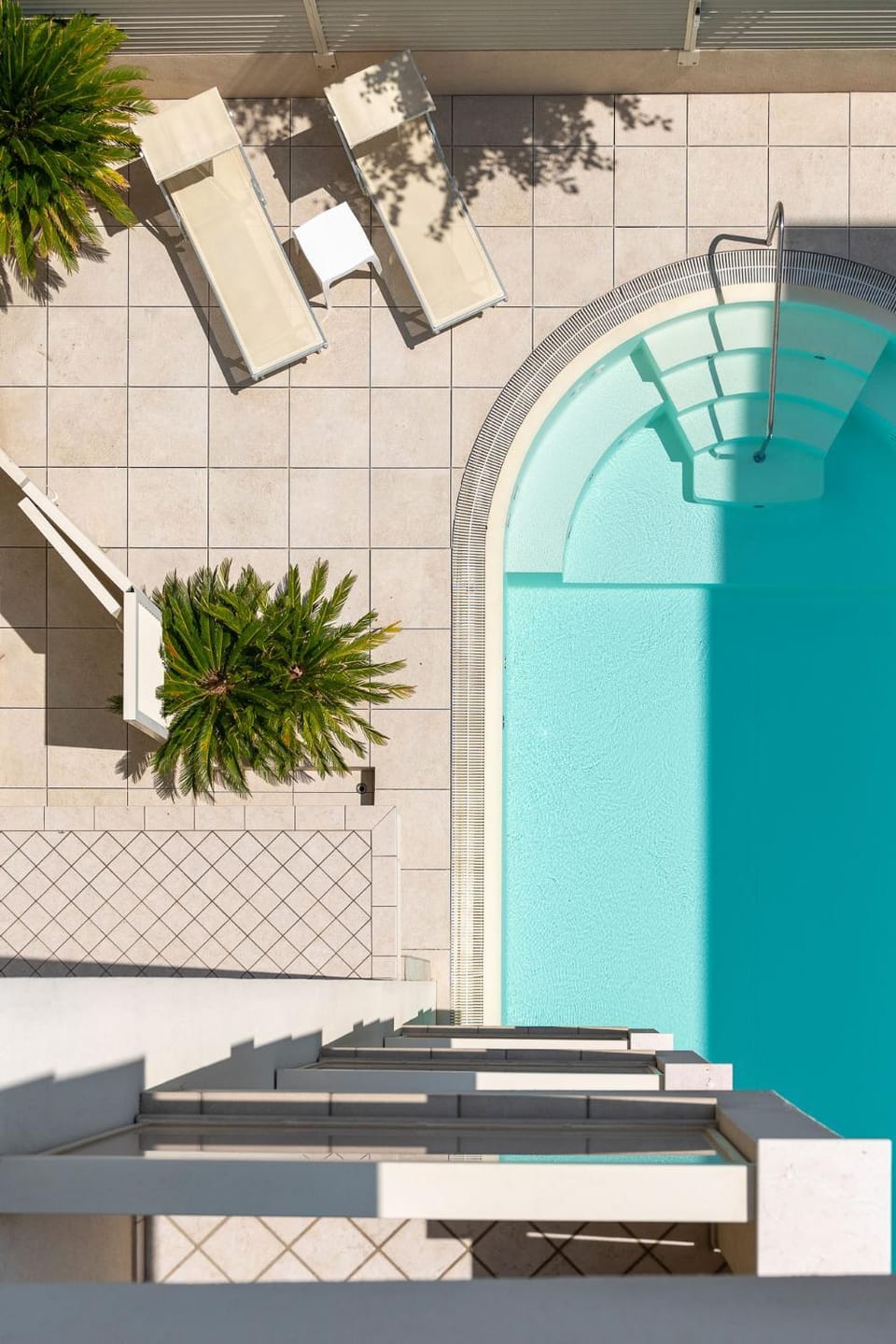 Day, Pool view, Swimming pool, sunbed