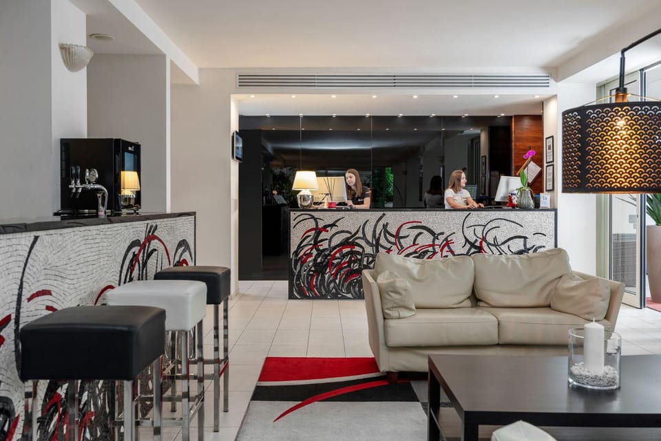 Lobby or reception, Lounge or bar, furniture, elevator