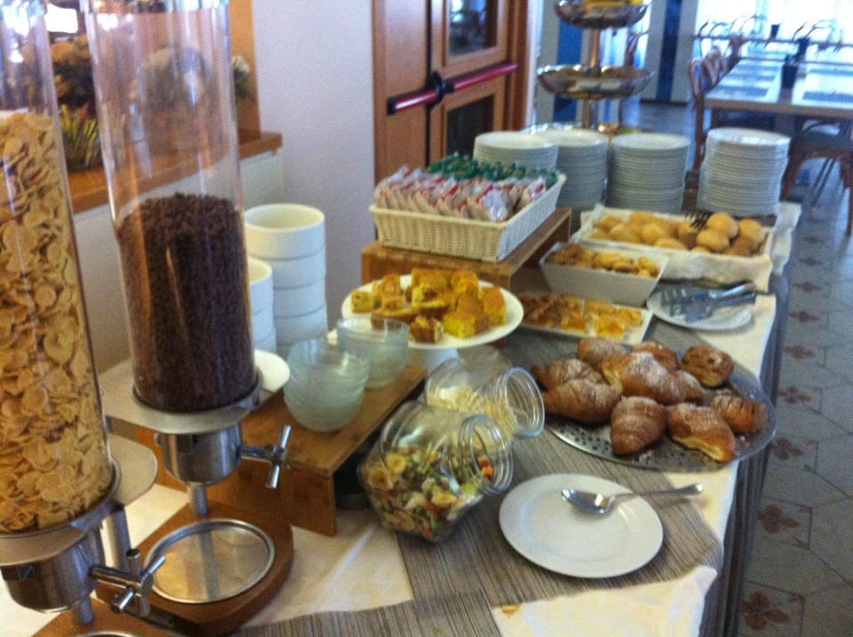 Food and drinks, Food, Breakfast, Continental breakfast, Buffet breakfast, Italian breakfast