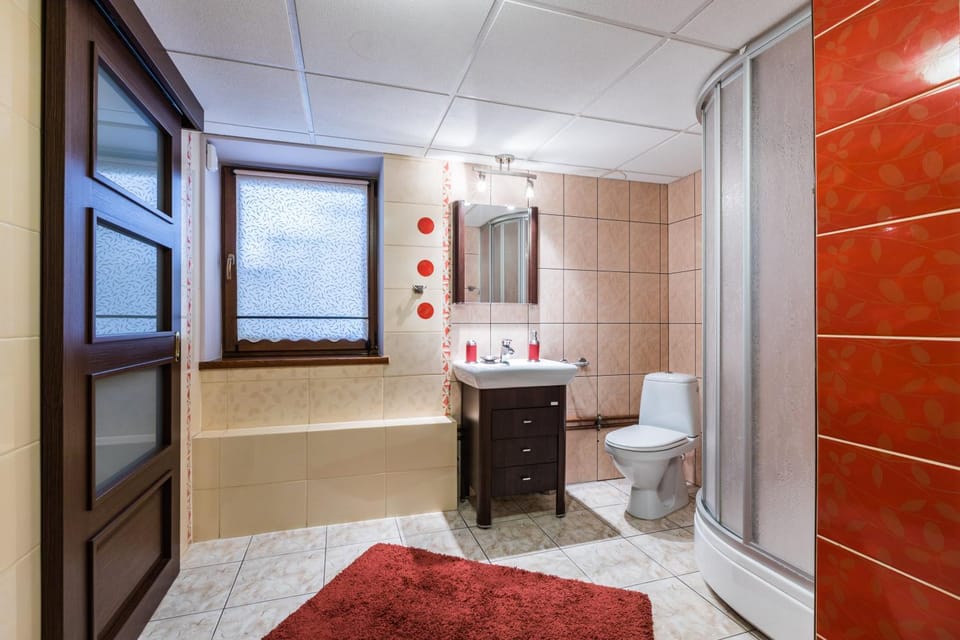 Shower, Toilet, Bathroom