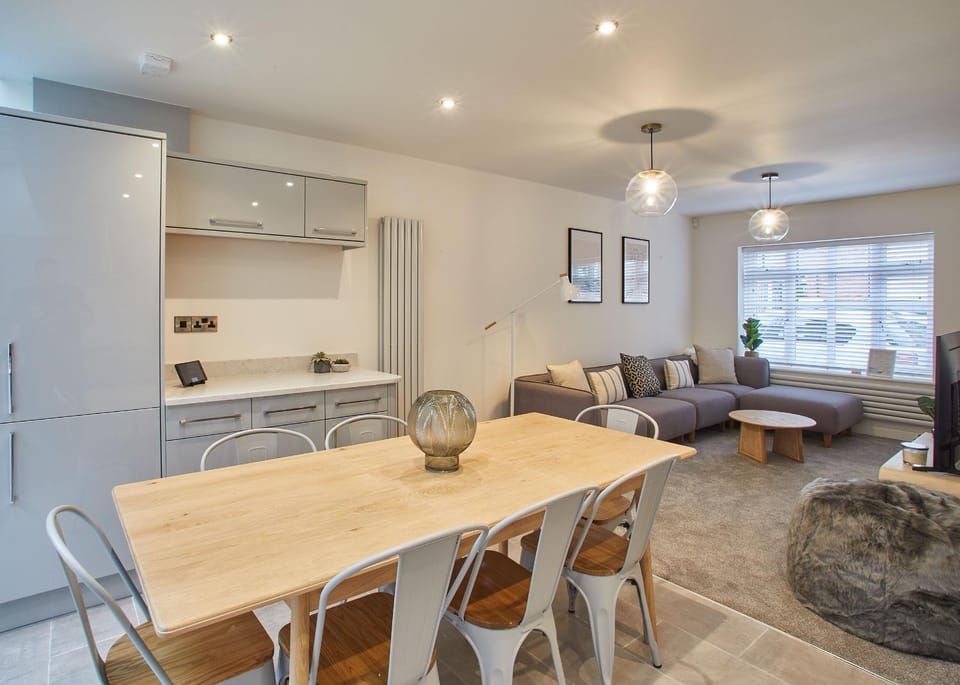 Living room, Dining area