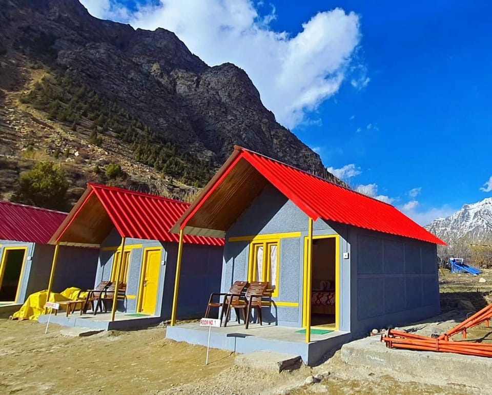 Property building, Day, Mountain view