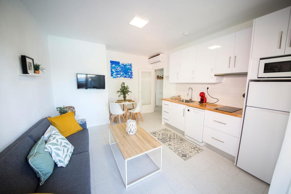 Kitchen or kitchenette, Living room, Dining area