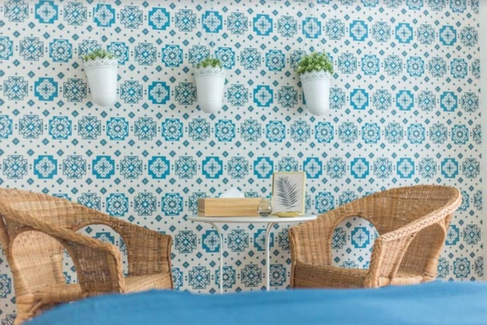 Photo of the whole room, Decorative detail
