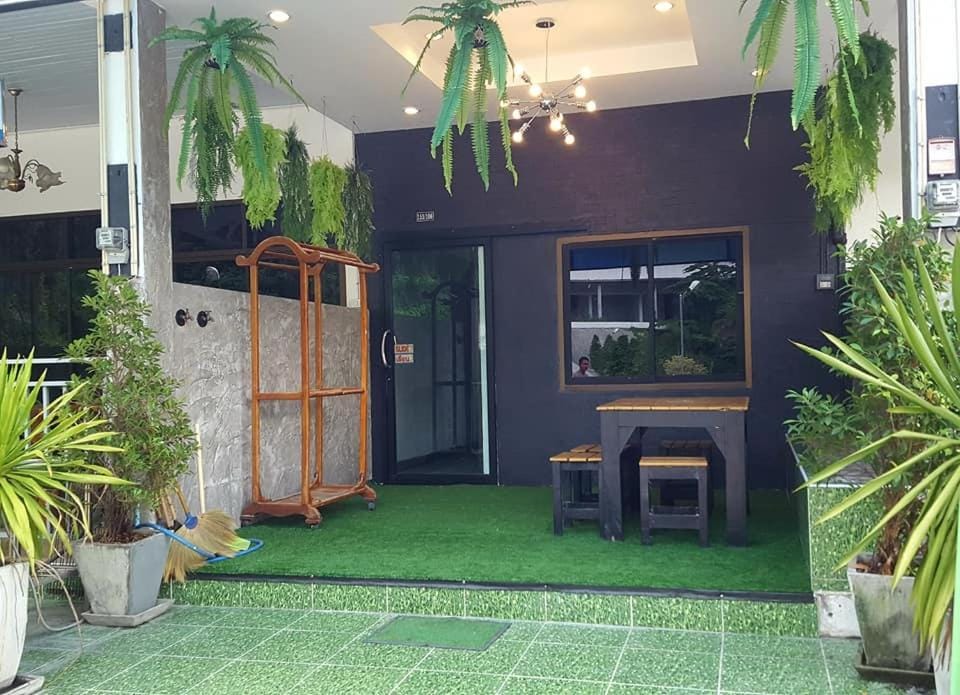 I-Talay Garden Bed and Breakfast in Phe