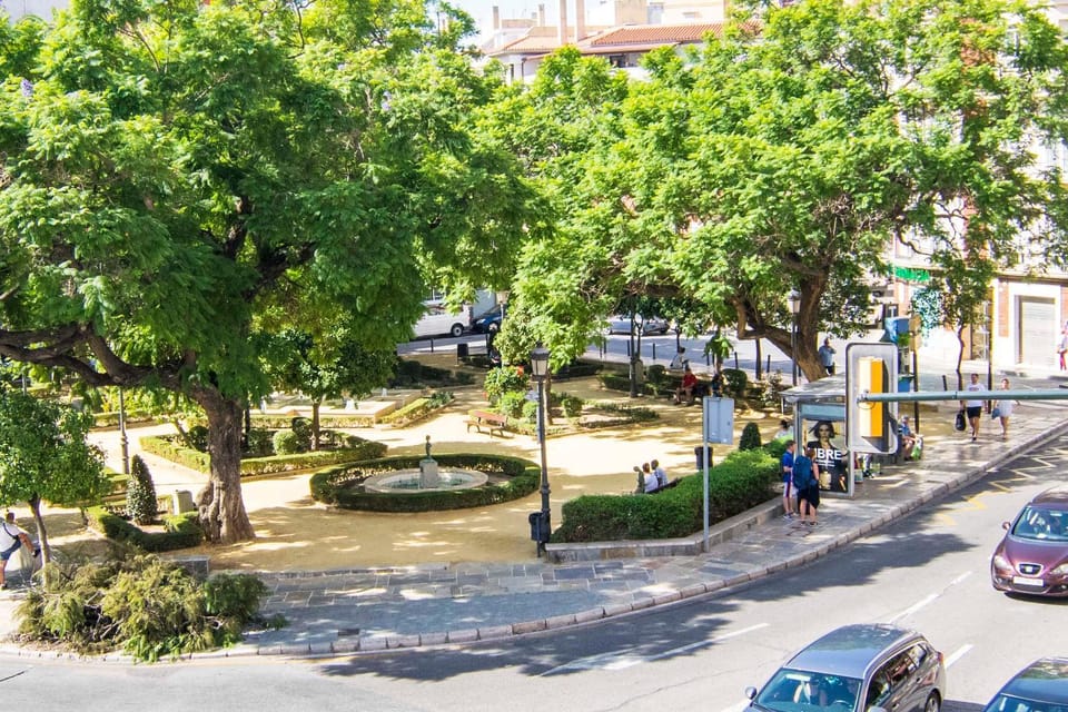 Garden view, Street view