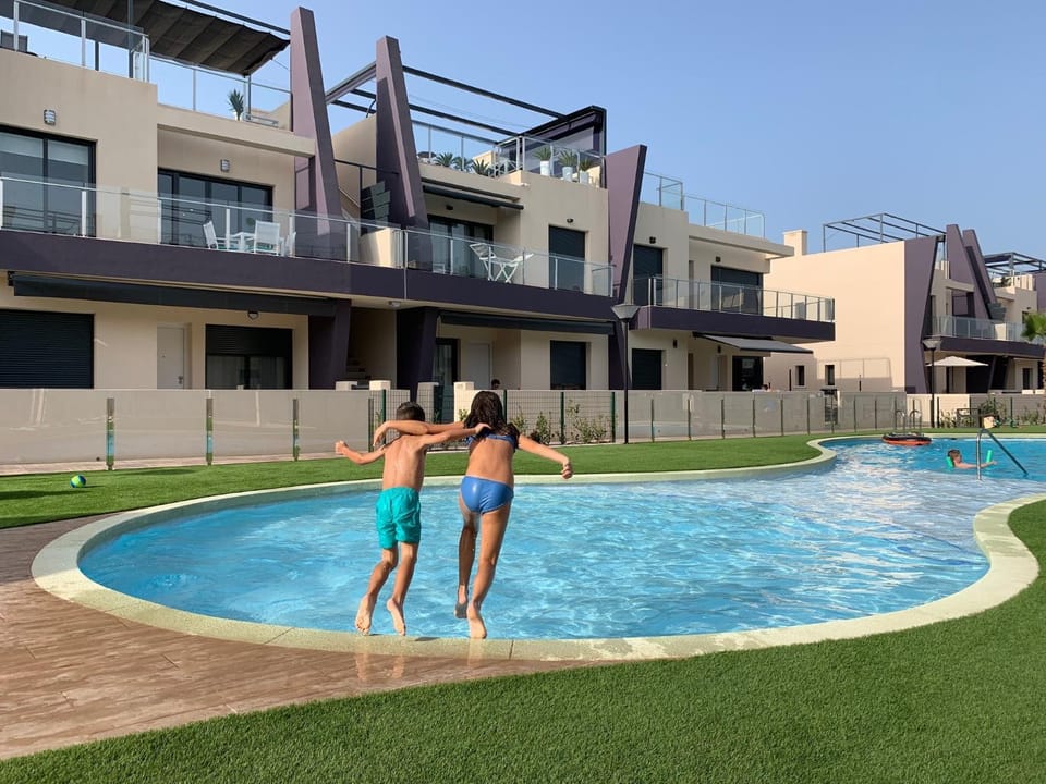 Property building, Swimming pool, children, Family