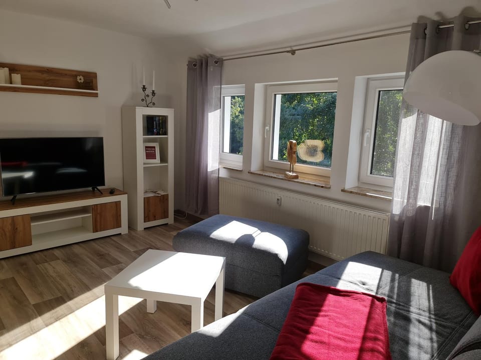 TV and multimedia, Living room, Photo of the whole room, Seating area
