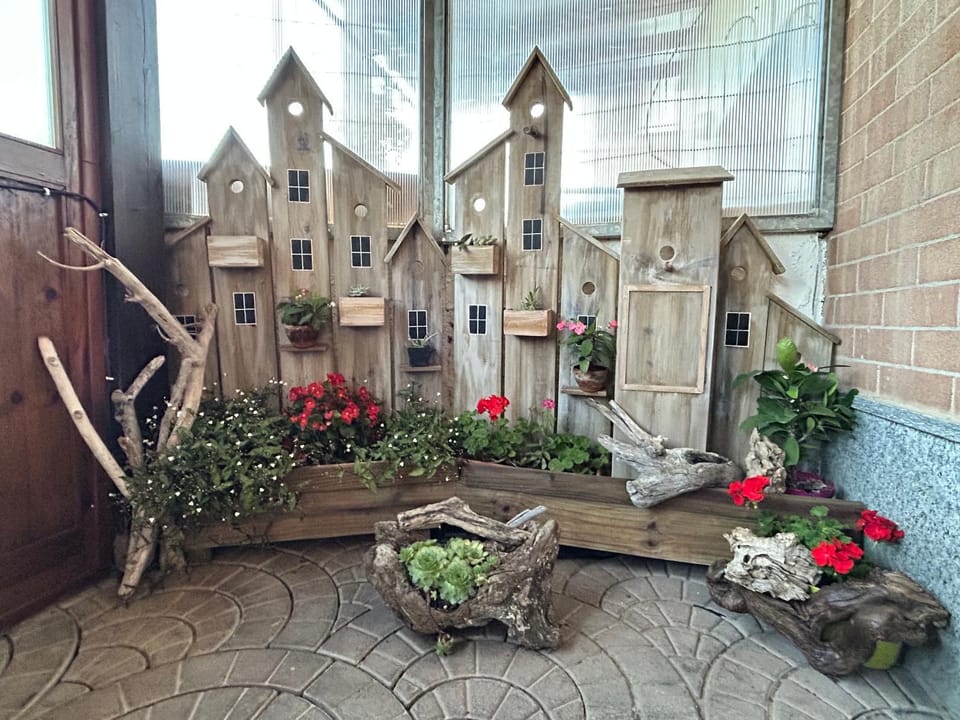 Property building, Garden, Decorative detail