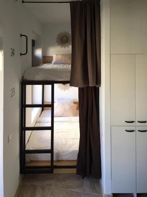 Hostel Numero Trece - Albergue Juvenil - FREE towels, coffee & tea, remote check-in Hostel in Alicante