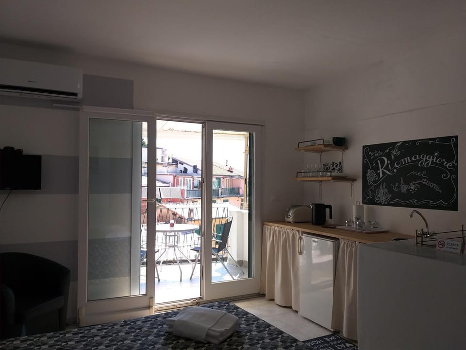 Coffee/tea facilities, Photo of the whole room