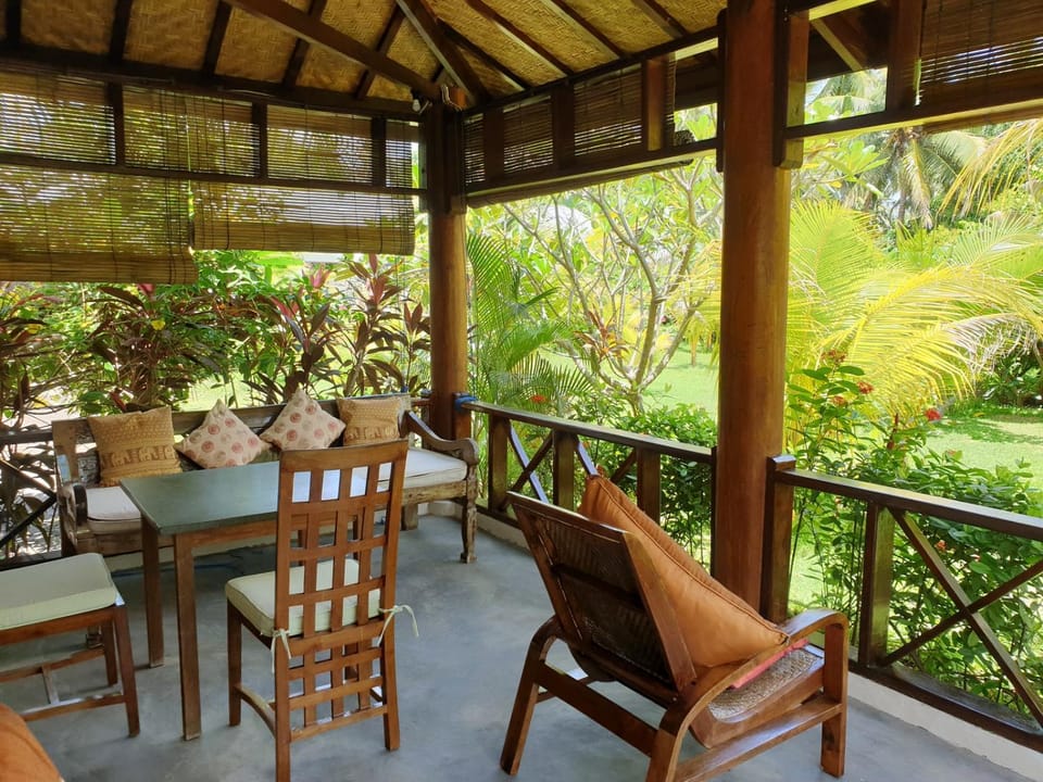 Balcony/Terrace, Seating area, Dining area, Garden view