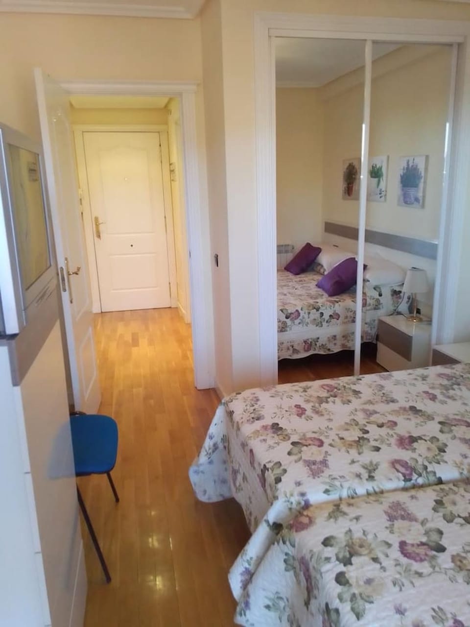Photo of the whole room
