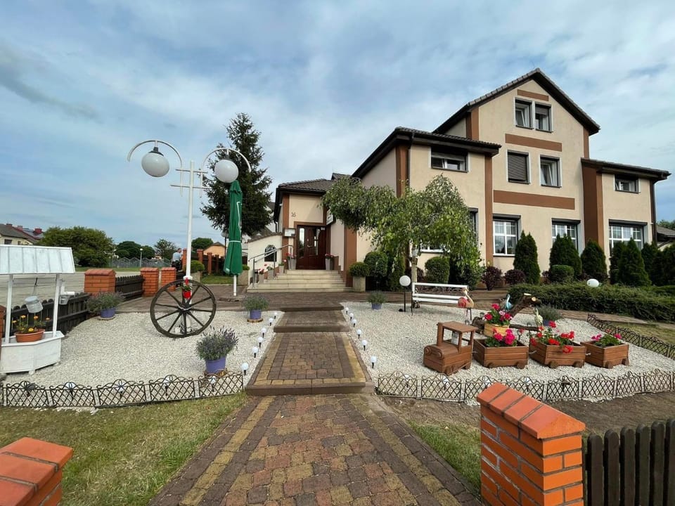 Property building, Day