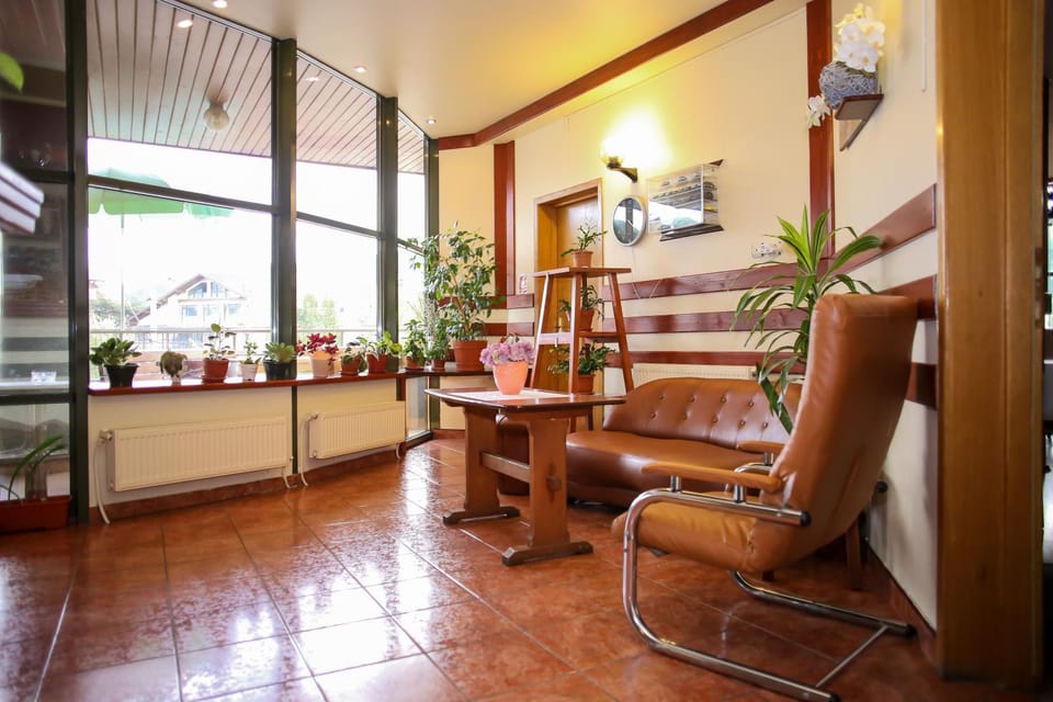 Communal lounge/ TV room, Lounge or bar