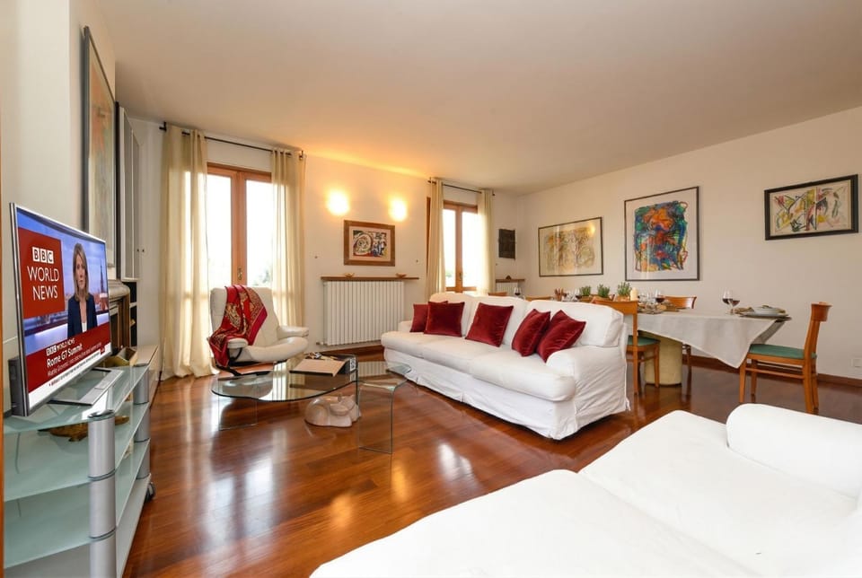 TV and multimedia, Living room, Photo of the whole room