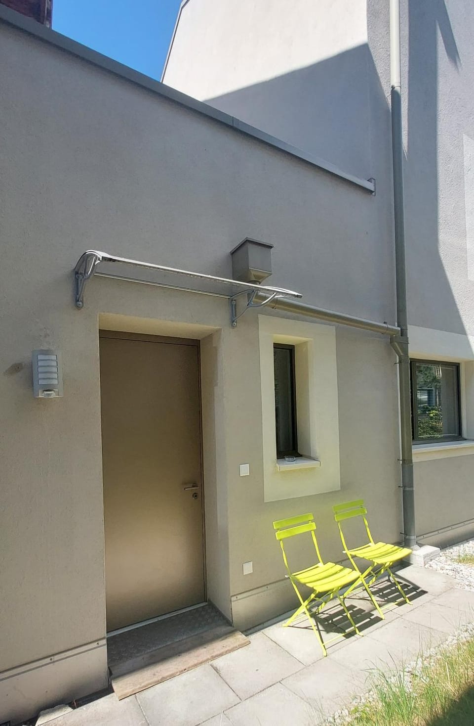 Facade/entrance