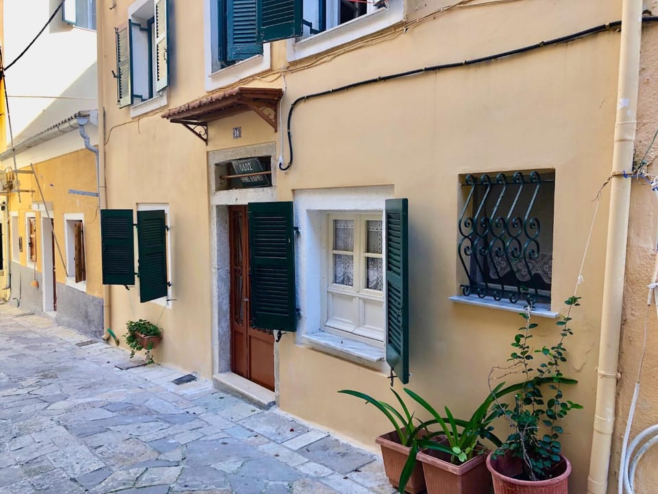 Property building, Facade/entrance