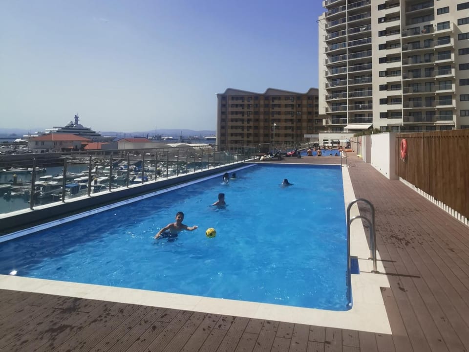 Swimming pool, Swimming pool