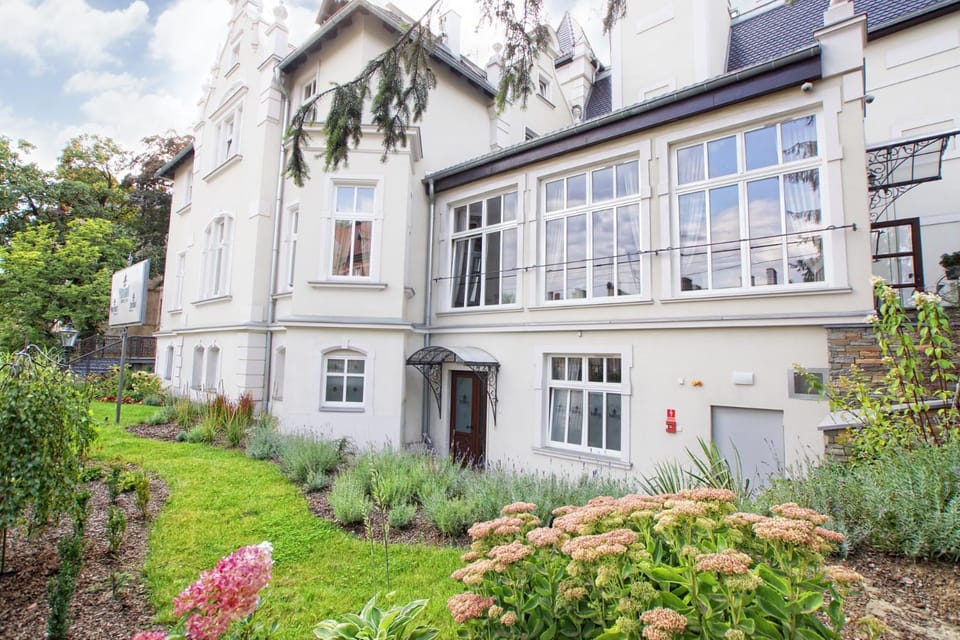 Property building, Garden, Garden