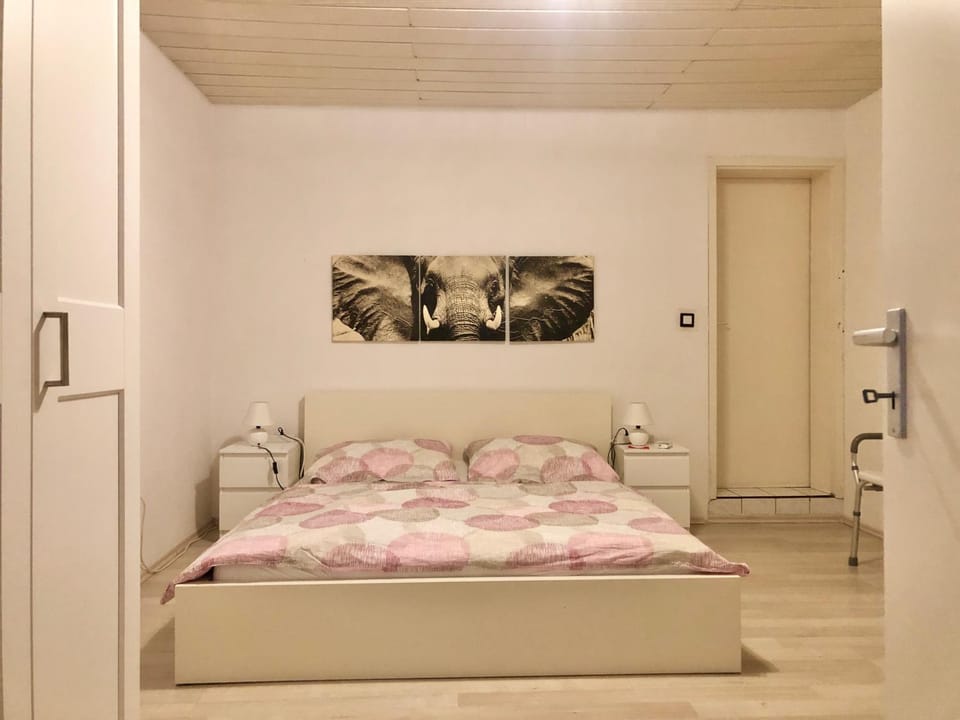 Bed, Bedroom, wardrobe