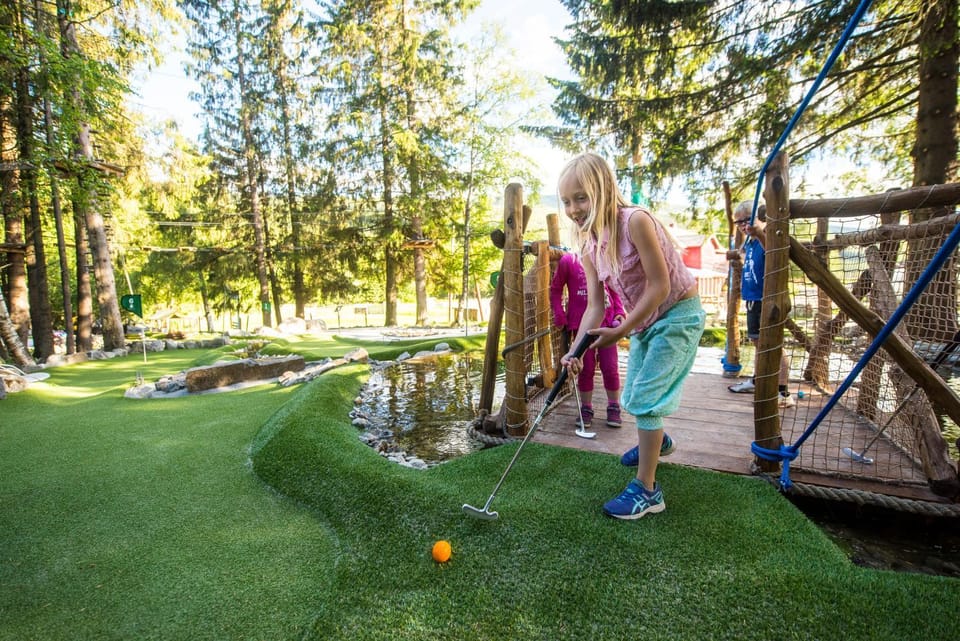 Activities, Golfcourse, Minigolf, Garden view