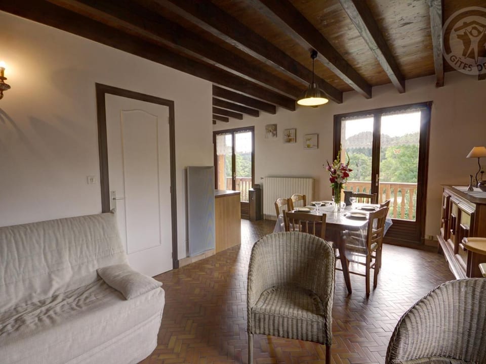 Gîte 3 épis avec 2 chambres, terrasse et Wi-Fi - FR-1-496-161 House in Auvergne-Rhône-Alpes