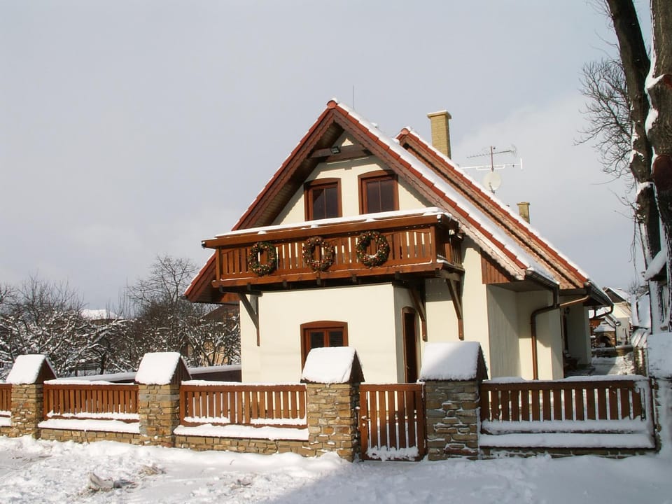 Property building, Winter