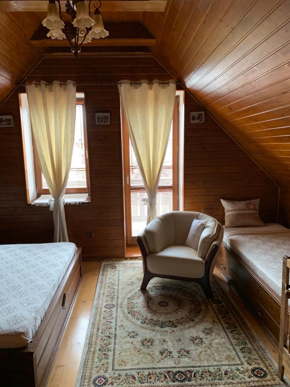 Photo of the whole room