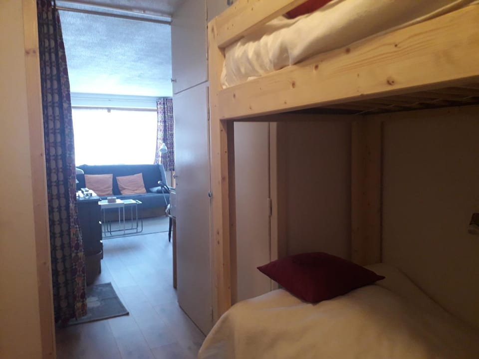 bunk bed