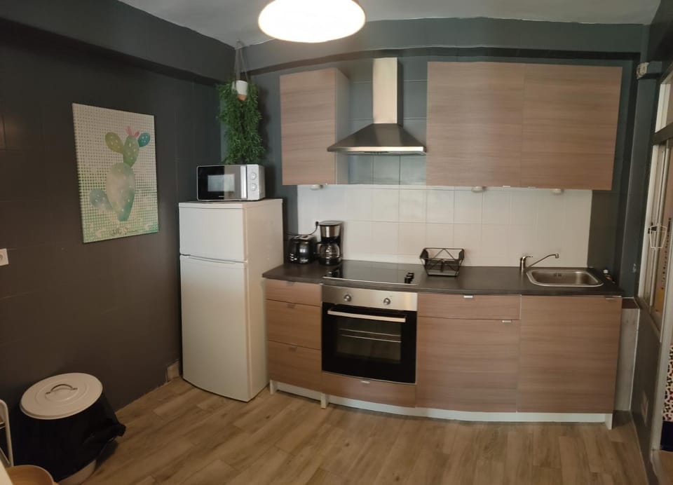 Cactus 2 bedroom Apartment on Calle San Miguel Minutes from the beach BY NAMASTE ELITE Apartment in Torremolinos