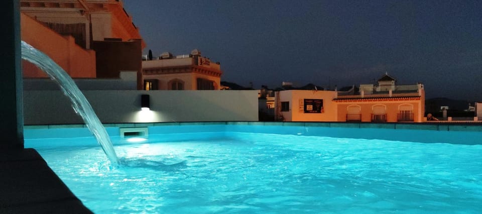 Property building, Swimming pool, Swimming pool