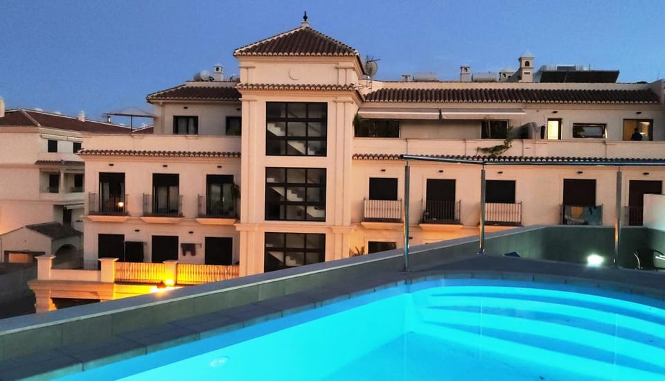 Swimming pool, Swimming pool